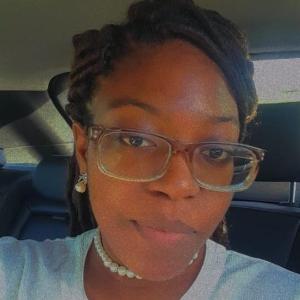 Alyssa Applewhite image