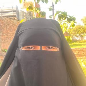 Shahneela Khan image