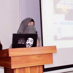 Farina Faiz image